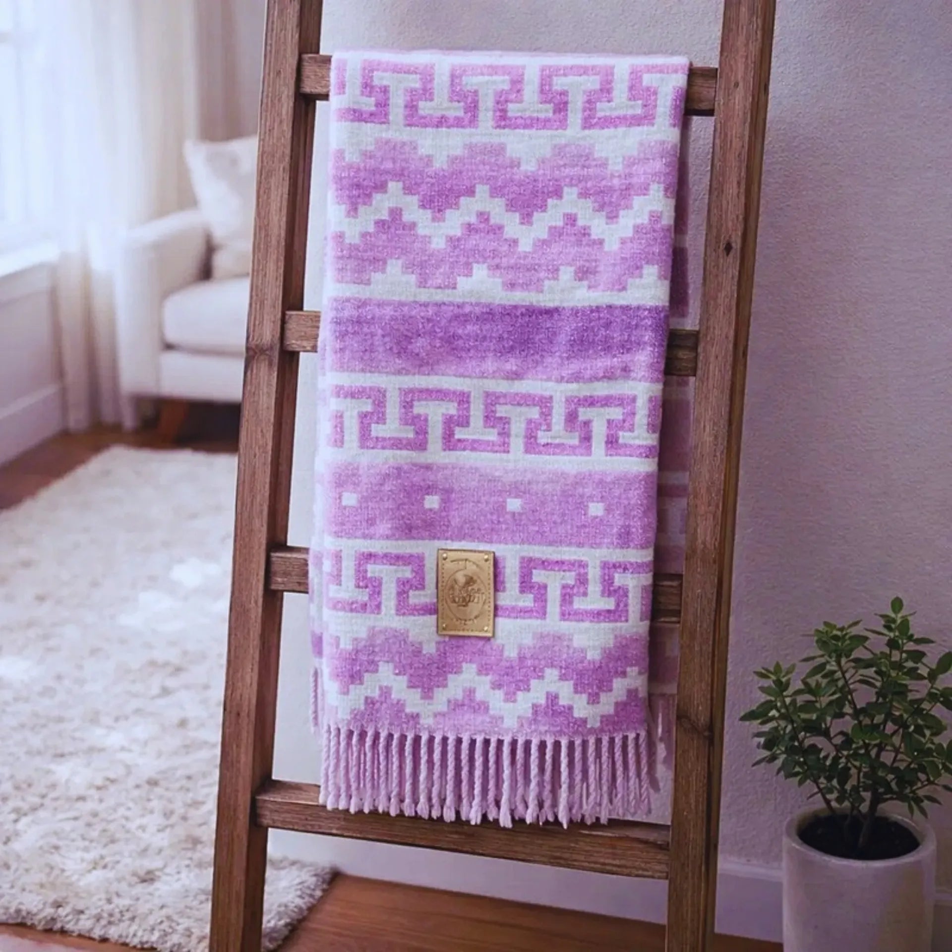 Lucky Nazca Blanket (Fucia)